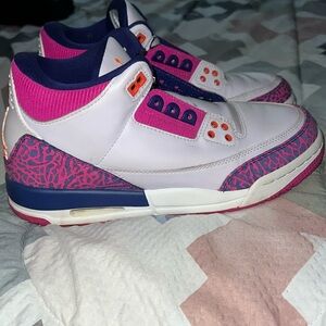 Light Pink Jordans size 6Youth